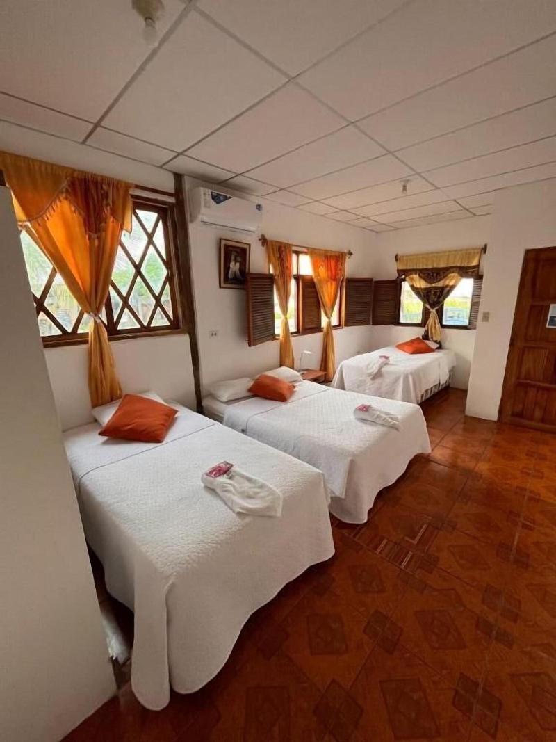 Hostal Las Gardenias image