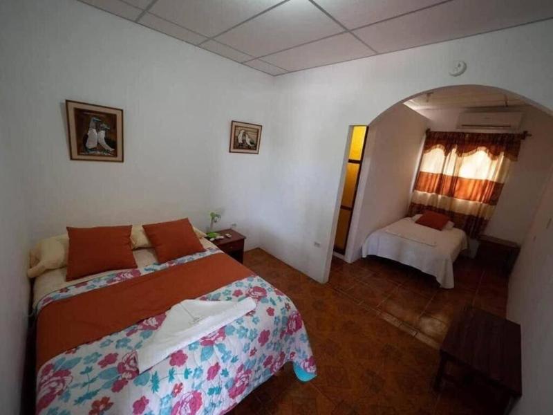 Hostal Las Gardenias image