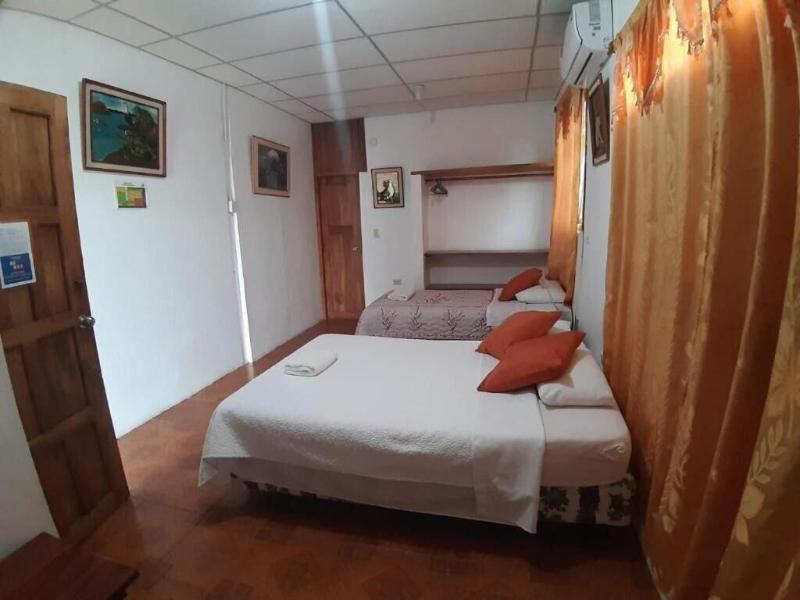 Hostal Las Gardenias image