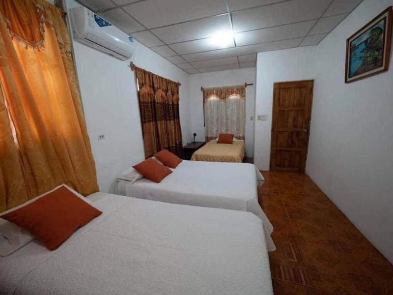 Hostal Las Gardenias image