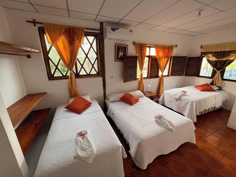 Hostal Las Gardenias image