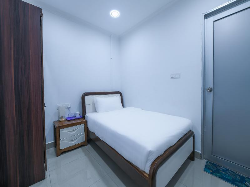 Super OYO Capital O 90543 Sp Star Hotel image