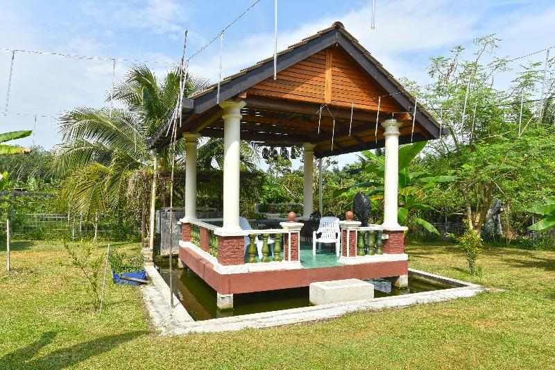 90558 My Daddy Farm Chalet image