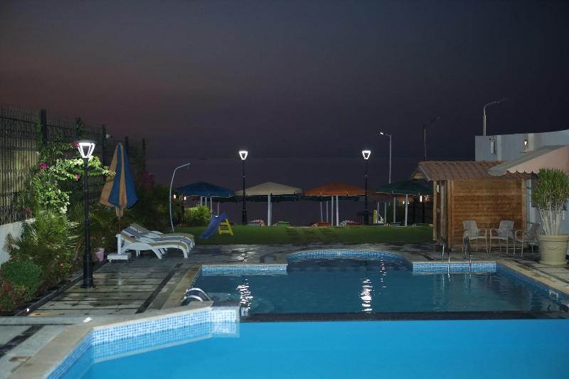 Tiba Rose Plaza image