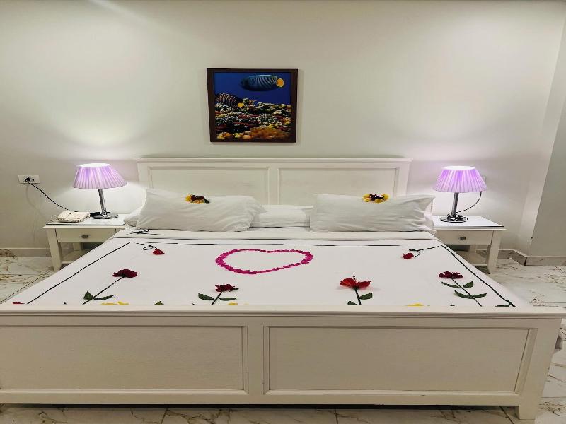 Tiba Rose Plaza image