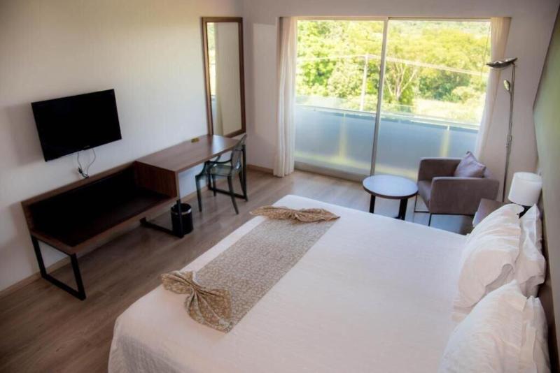 7 Saltos Resort image