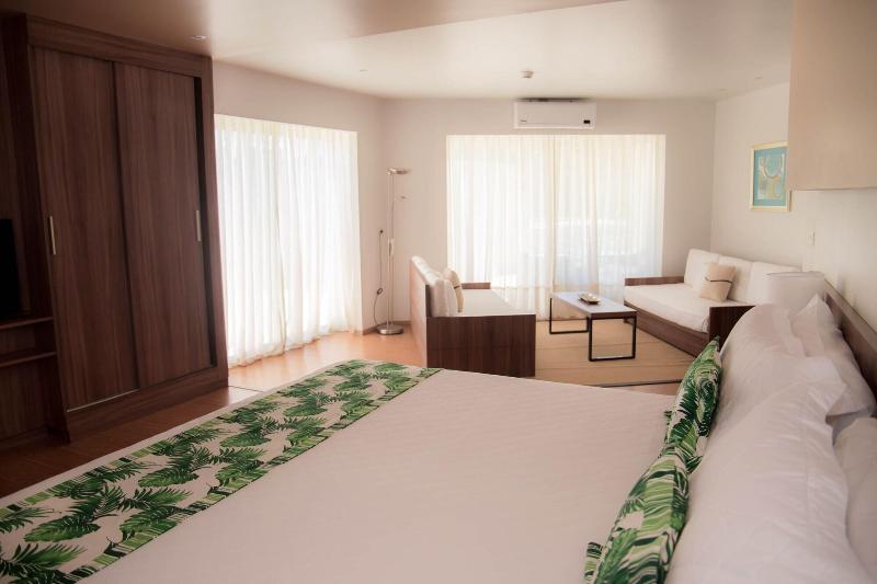 7 Saltos Resort image