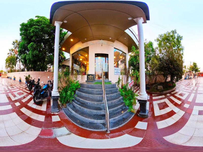 Hotel Sai Dharam Palace