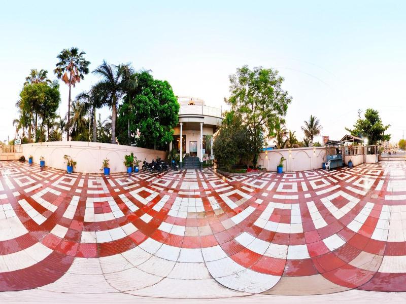Hotel Sai Dharam Palace