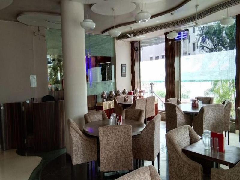 Hotel Sai Dharam Palace