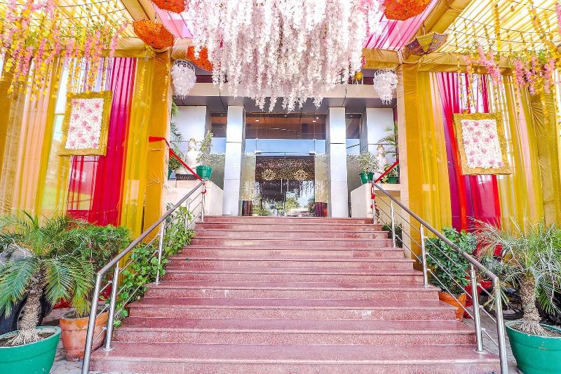 FabHotel Prime Z Grand image