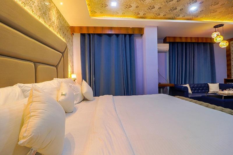 FabHotel Prime Z Grand image