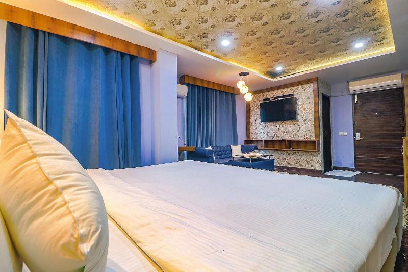 FabHotel Prime Z Grand image