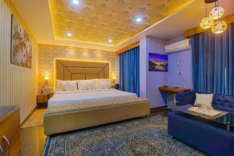 FabHotel Prime Z Grand image