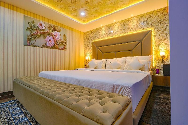 FabHotel Prime Z Grand image