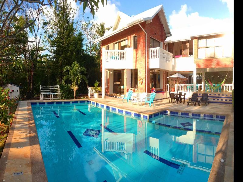 Casa de las Flores Tropical Lodge image