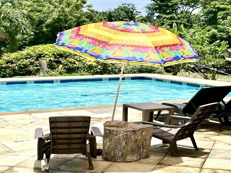 Casa de las Flores Tropical Lodge image