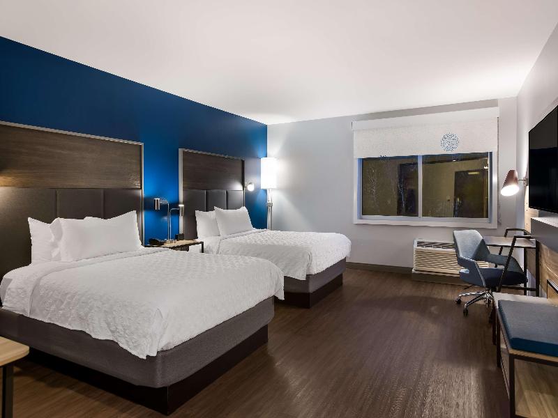 Tru By Hilton Traverse City image