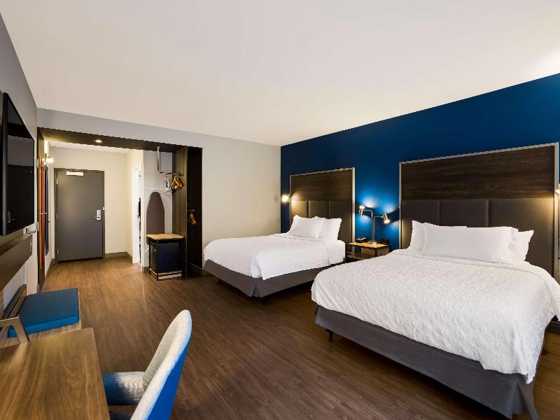 Tru By Hilton Traverse City image
