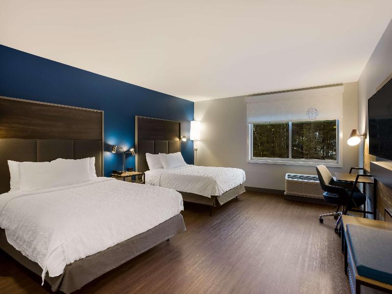 Tru By Hilton Traverse City image