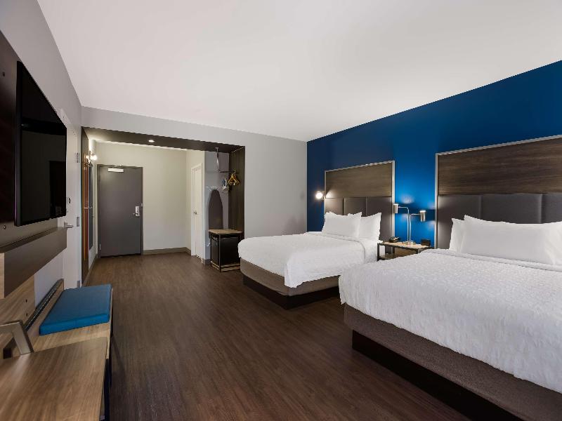 Tru By Hilton Traverse City image