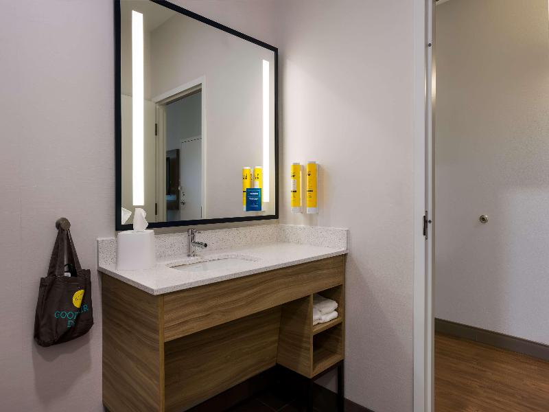 Tru By Hilton Traverse City image