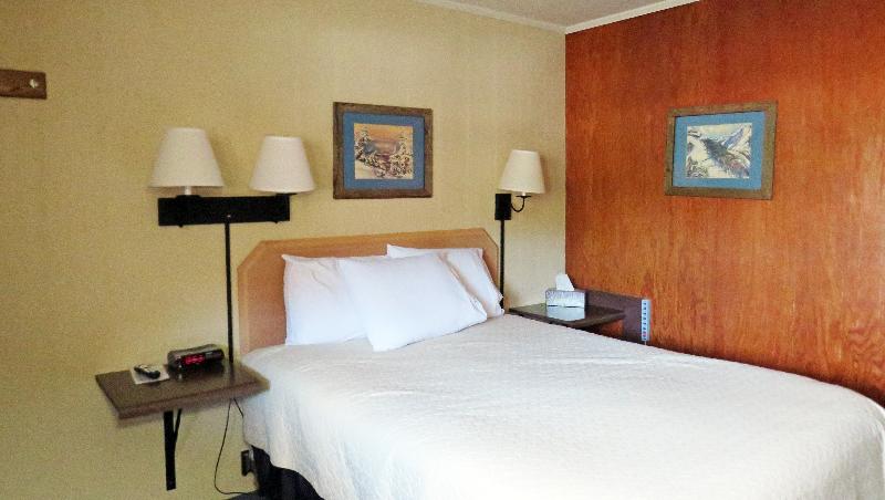 Indianhead Ironwood Hotel image