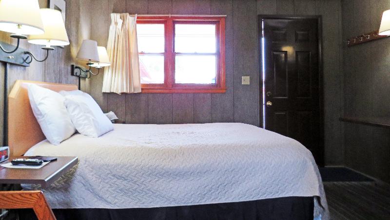 Indianhead Ironwood Hotel image