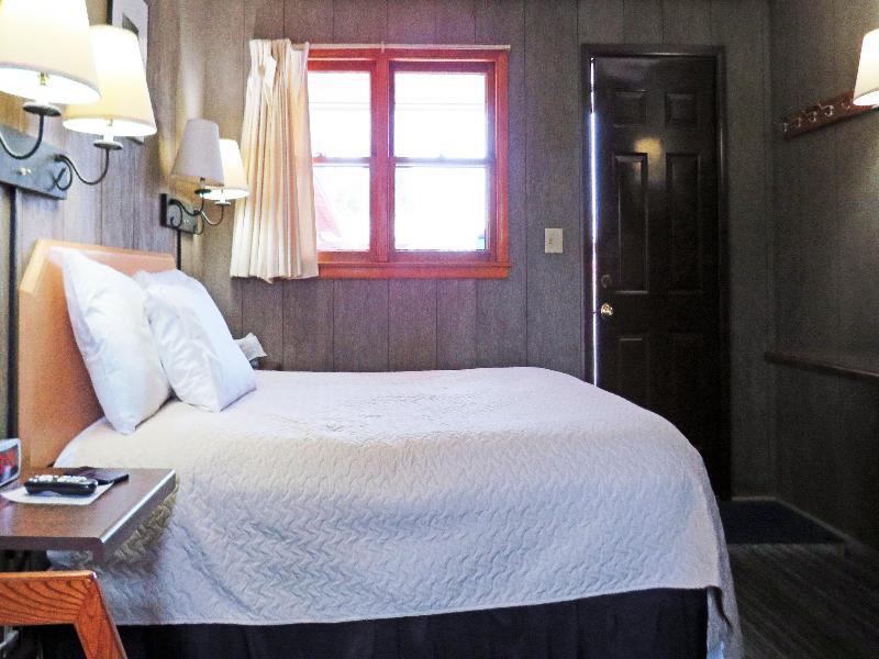 Indianhead Ironwood Hotel image
