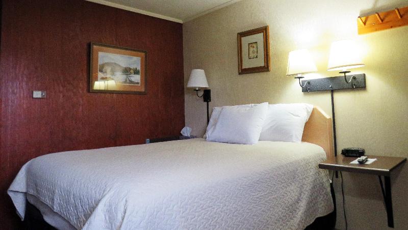 Indianhead Ironwood Hotel image