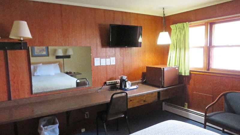 Indianhead Ironwood Hotel image