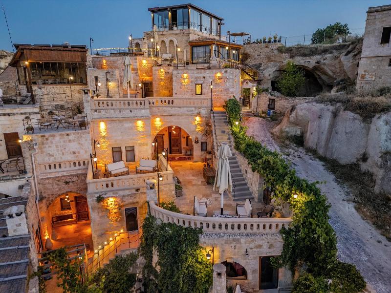 Kayata Cave Suites image