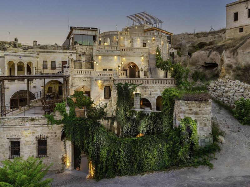 Kayata Cave Suites image