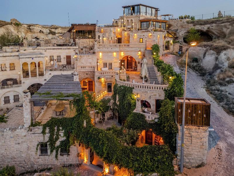 Kayata Cave Suites image