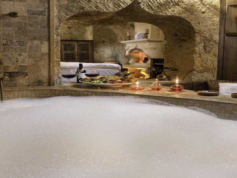 Kayata Cave Suites image