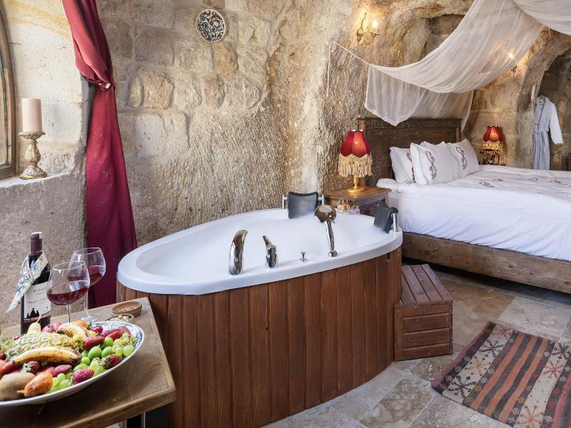 Kayata Cave Suites image