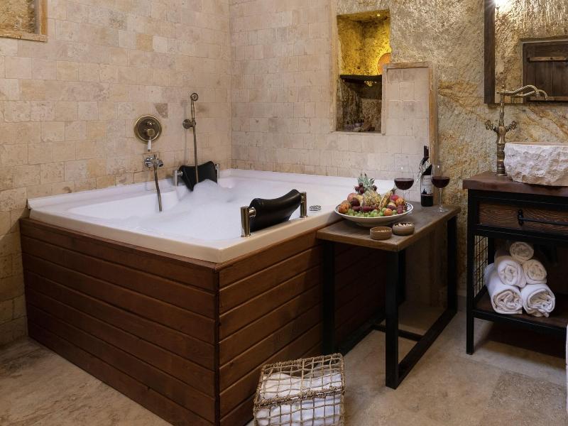 Kayata Cave Suites image