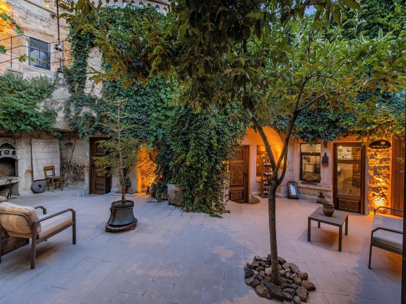 Kayata Cave Suites image
