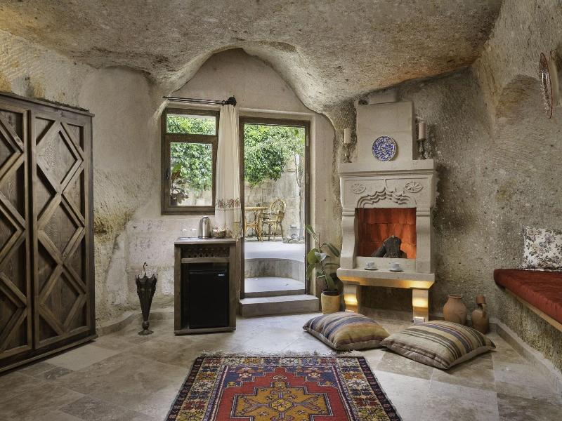 Kayata Cave Suites image