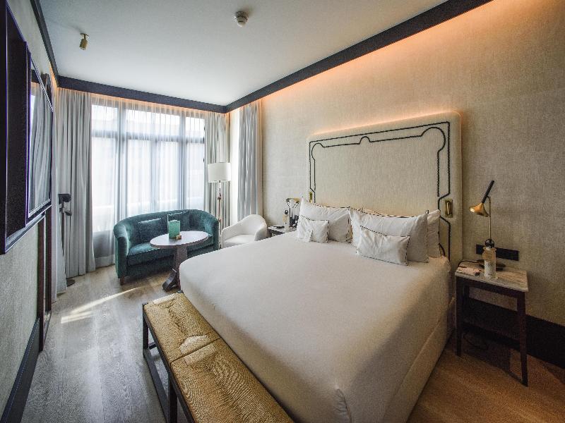 Hotel Montera Madrid, Curio Collection by Hilton image