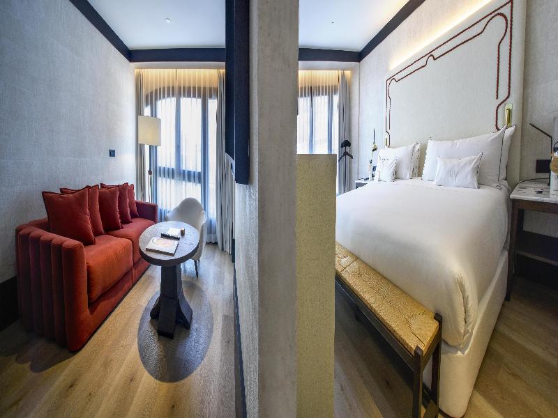 Hotel Montera Madrid, Curio Collection by Hilton image
