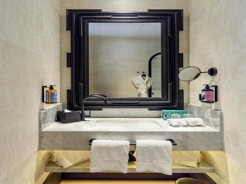 Hotel Montera Madrid, Curio Collection by Hilton image