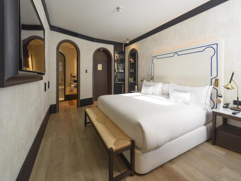 Hotel Montera Madrid, Curio Collection by Hilton image