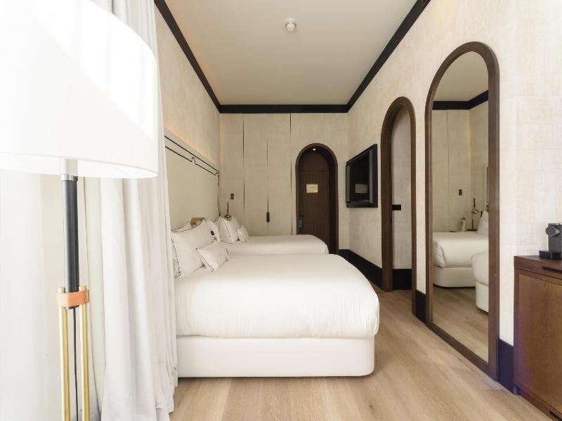 Hotel Montera Madrid, Curio Collection by Hilton image