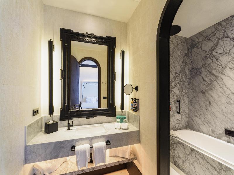 Hotel Montera Madrid, Curio Collection by Hilton image