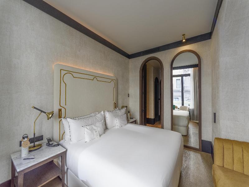 Hotel Montera Madrid, Curio Collection by Hilton image