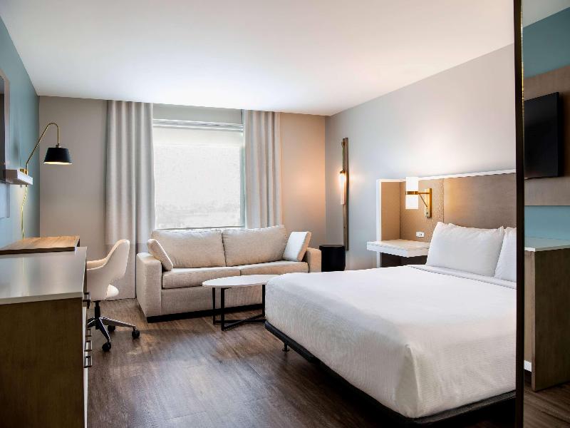 Wyndham Garden Winnipeg Airport image