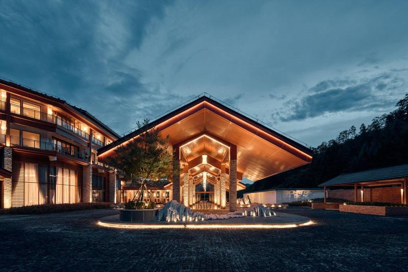 Crowne Plaza Shennongjia image