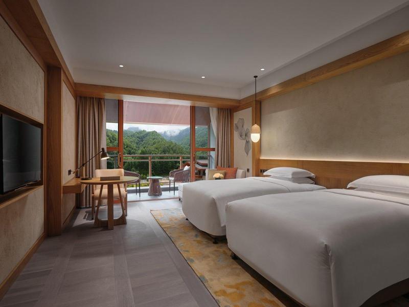 Crowne Plaza Shennongjia image