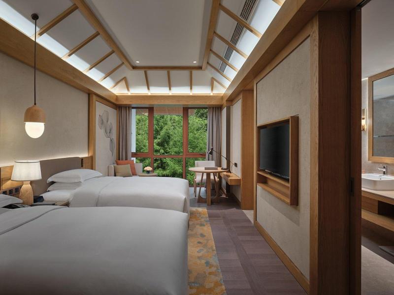 Crowne Plaza Shennongjia image